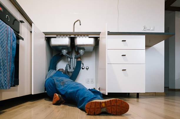 Professional Leak Detection technician working in South Bay, FL